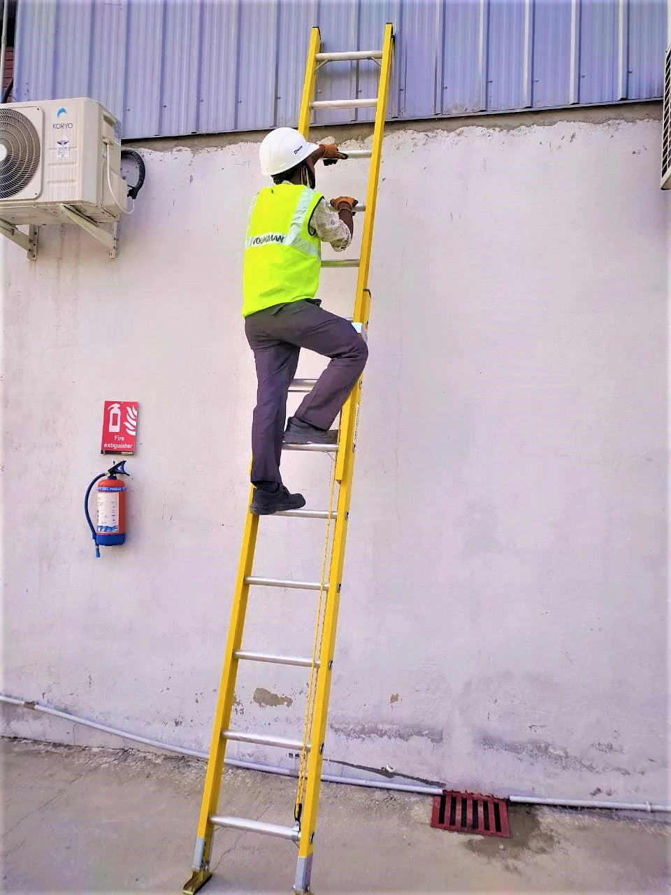 FRP (Fiberglass) Extension Ladder