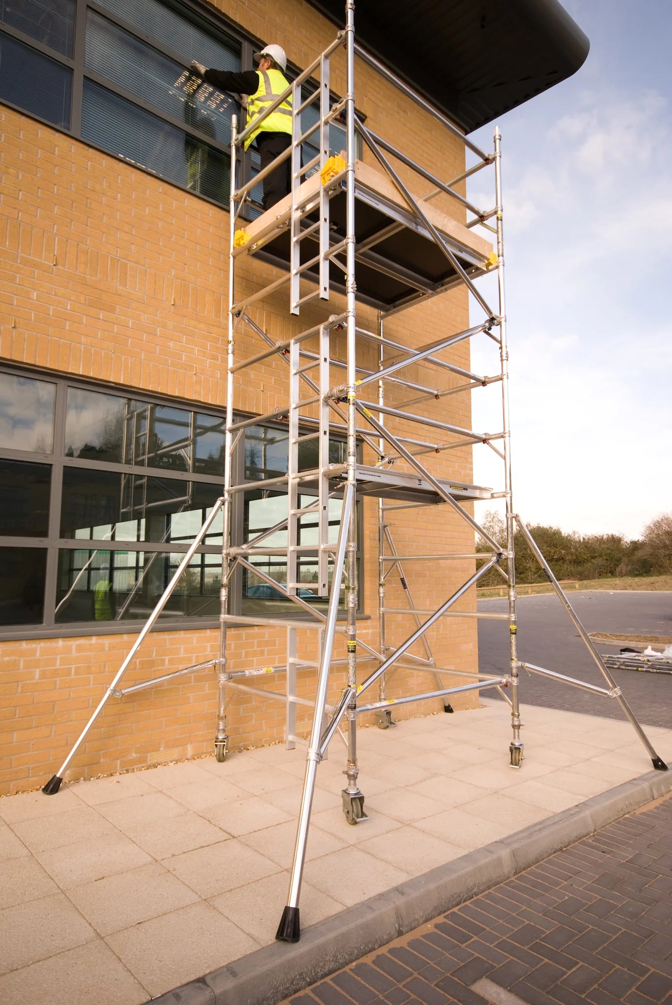 Light Weight Heavy Duty Aluminum Access Scaffold Towers - BoSS