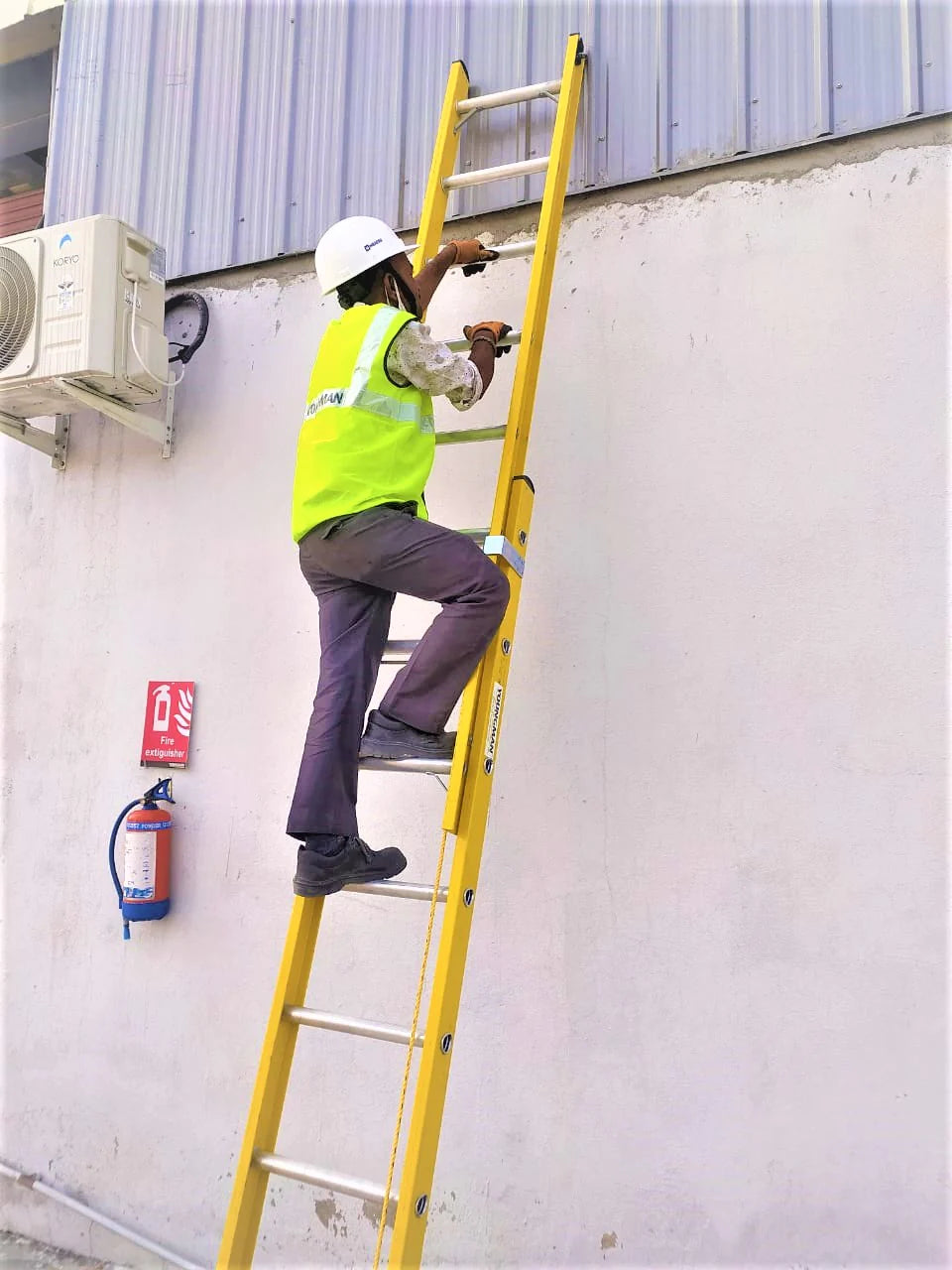FRP (Fiberglass) Extension Ladder