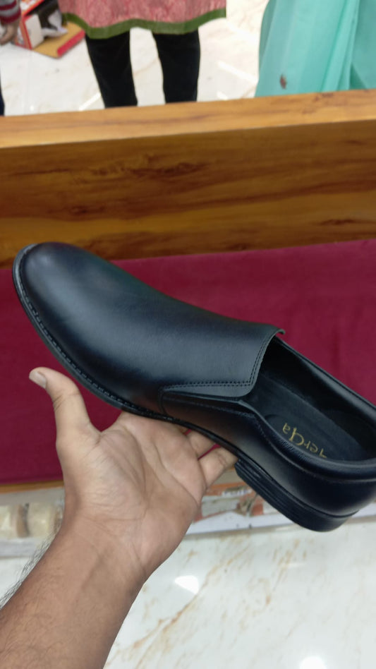 100℅ genuine leather shoe MOC0