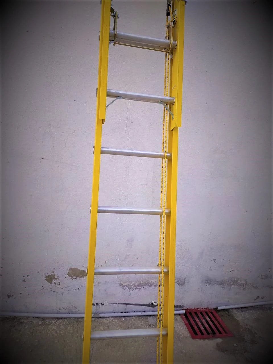 FRP (Fiberglass) Extension Ladder