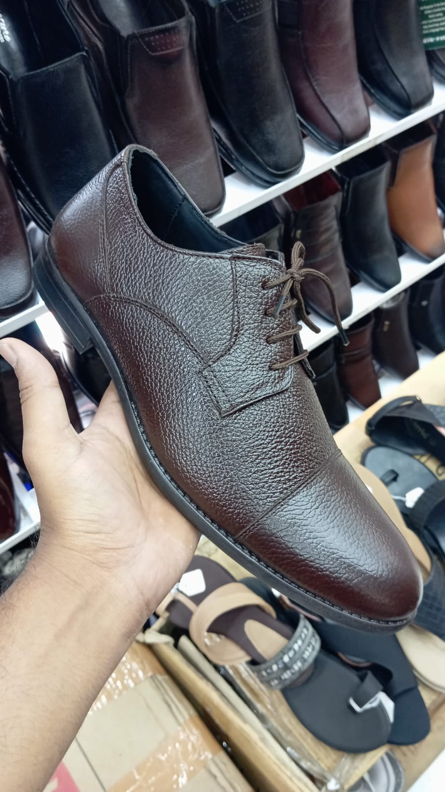 100℅ genuine leather shoe OxF0